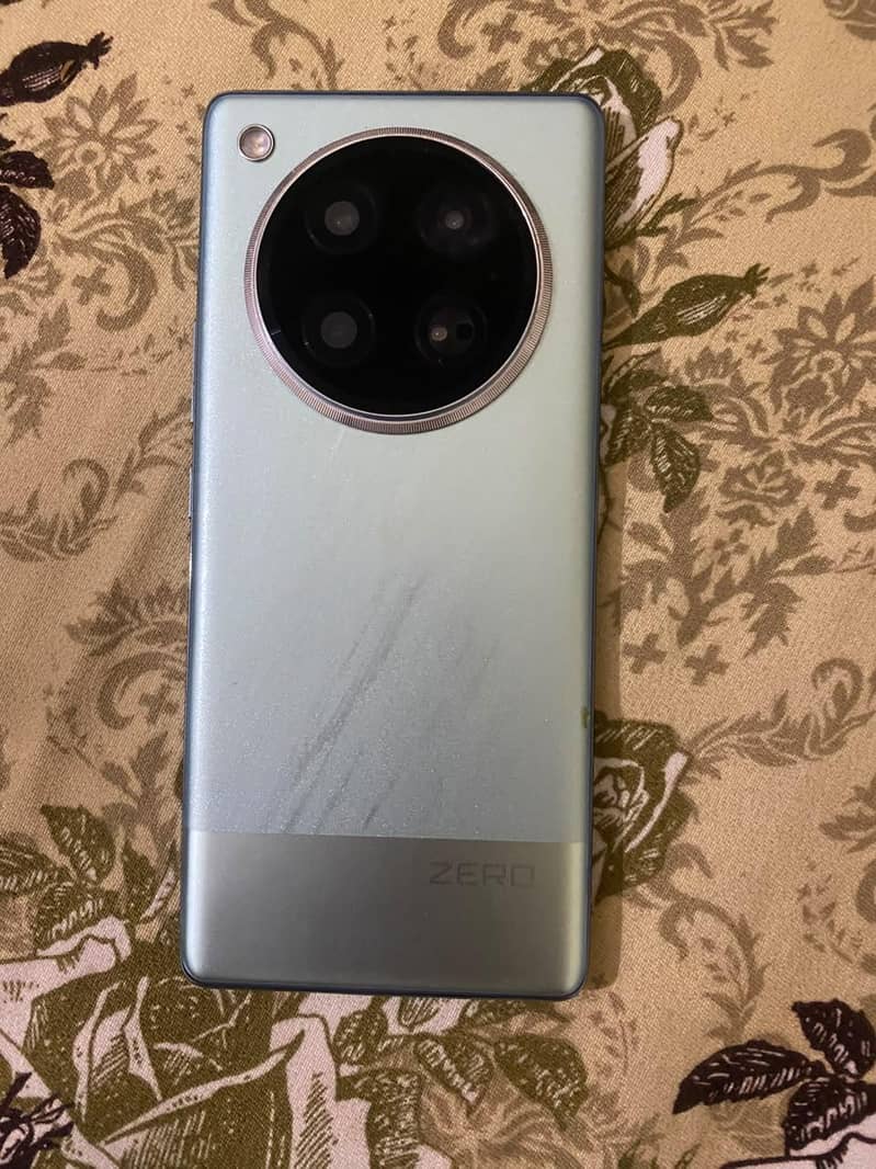 Infinix Zero 40 4