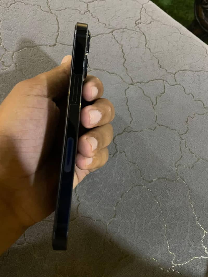Apple iPhone 13 4