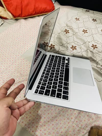 Apple MacBoonAir  for sale