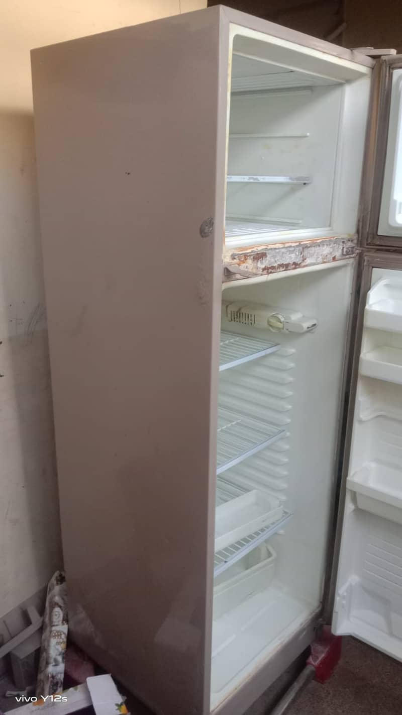 Refrigrator 0