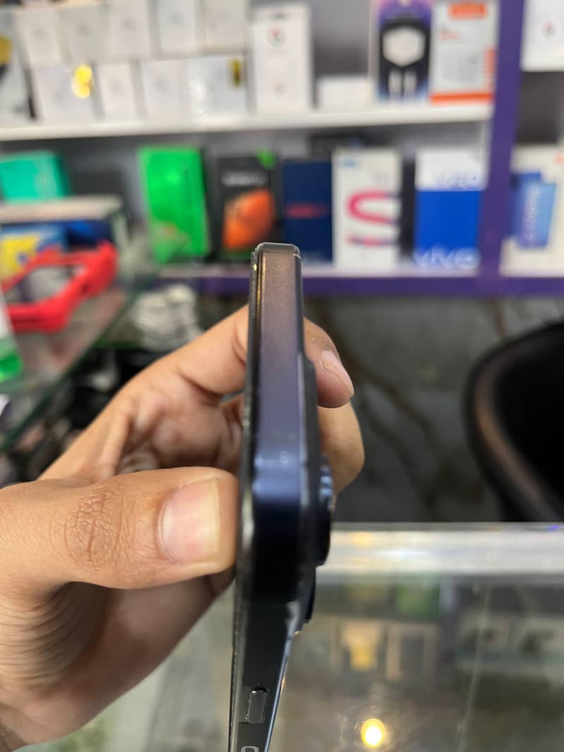 Apple iPhone 15 Pro 6