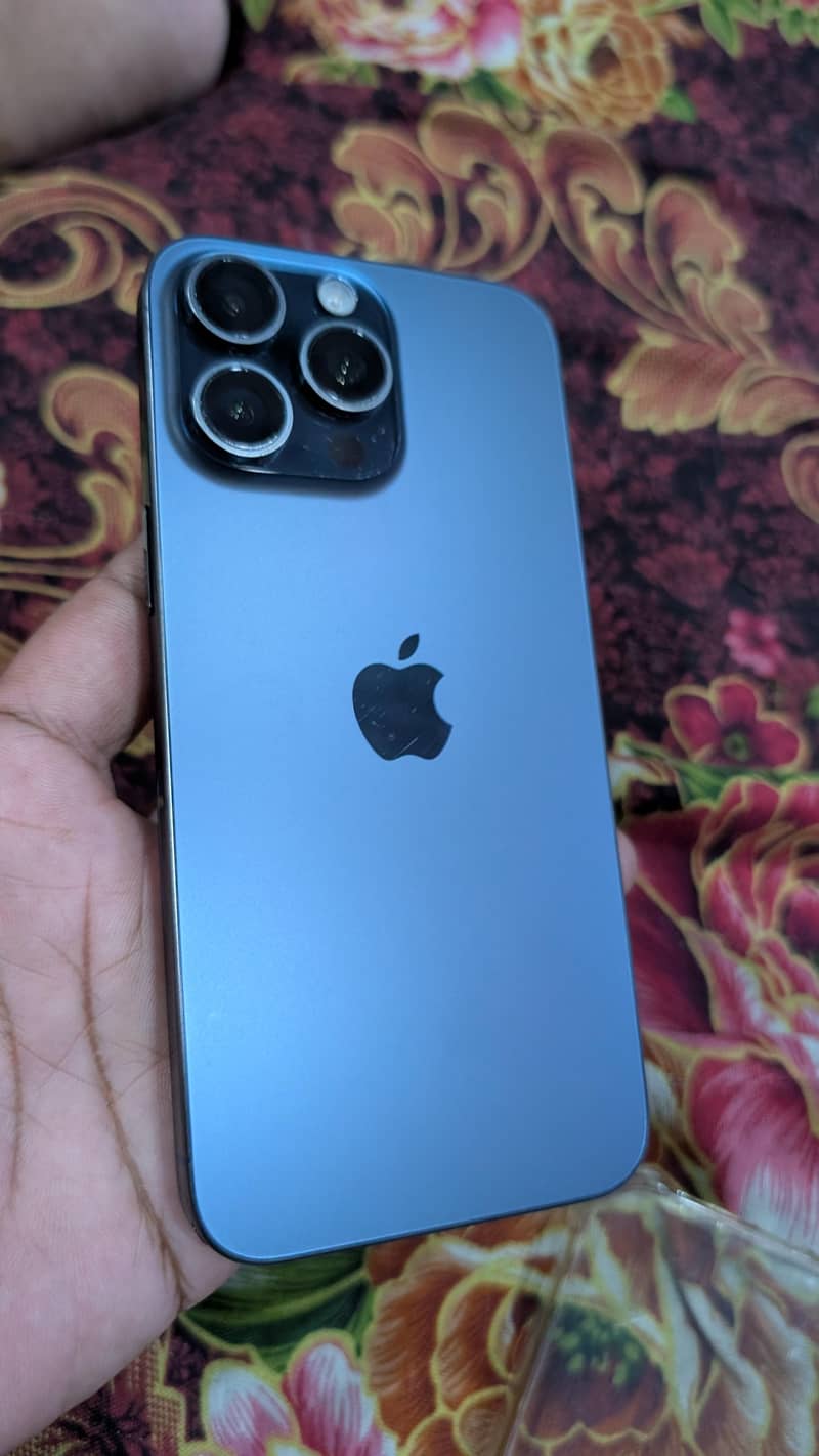 Apple iPhone 15 Pro Max 1