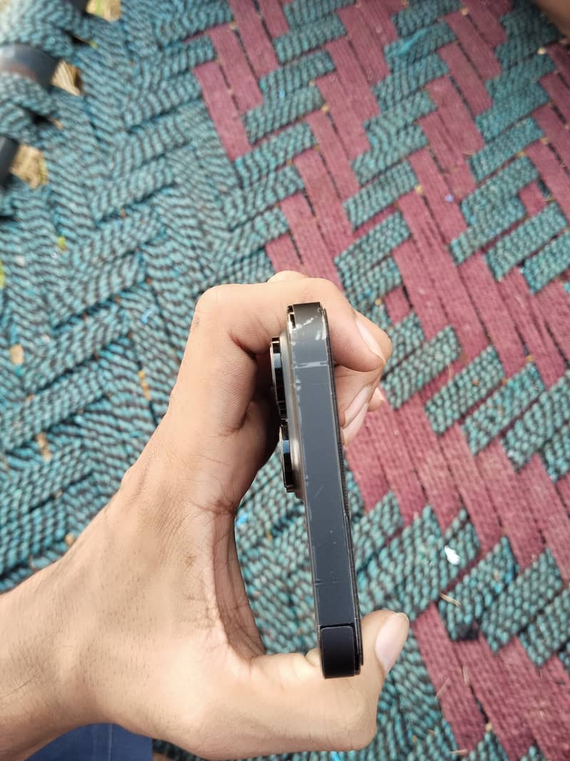 Apple iPhone 14 Pro Max 1