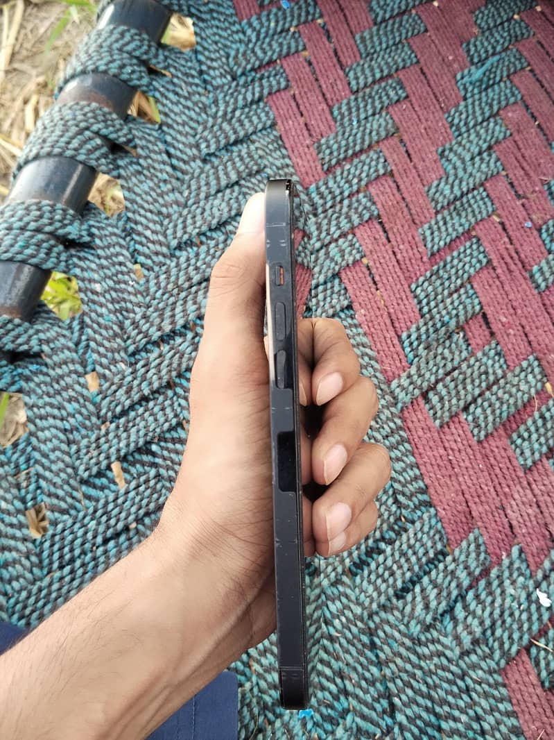 Apple iPhone 14 Pro Max 4