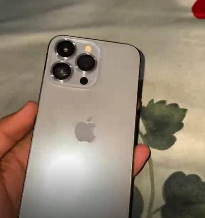 Apple iPhone 13 Pro 0
