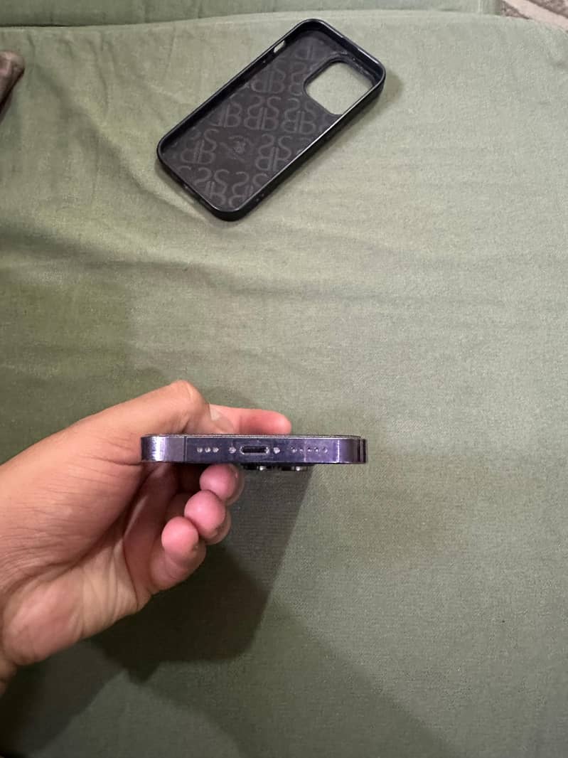 Apple iPhone 14 Pro 1