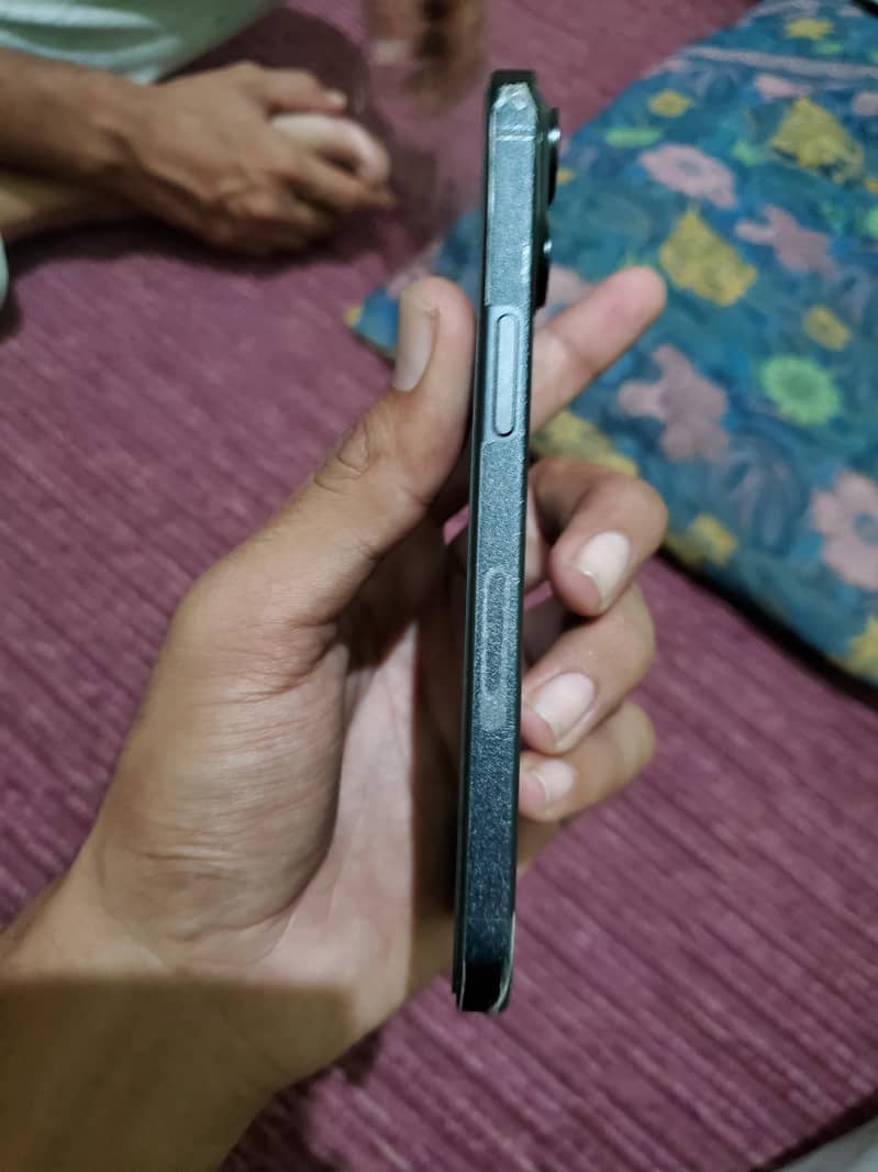Apple iPhone 15 2