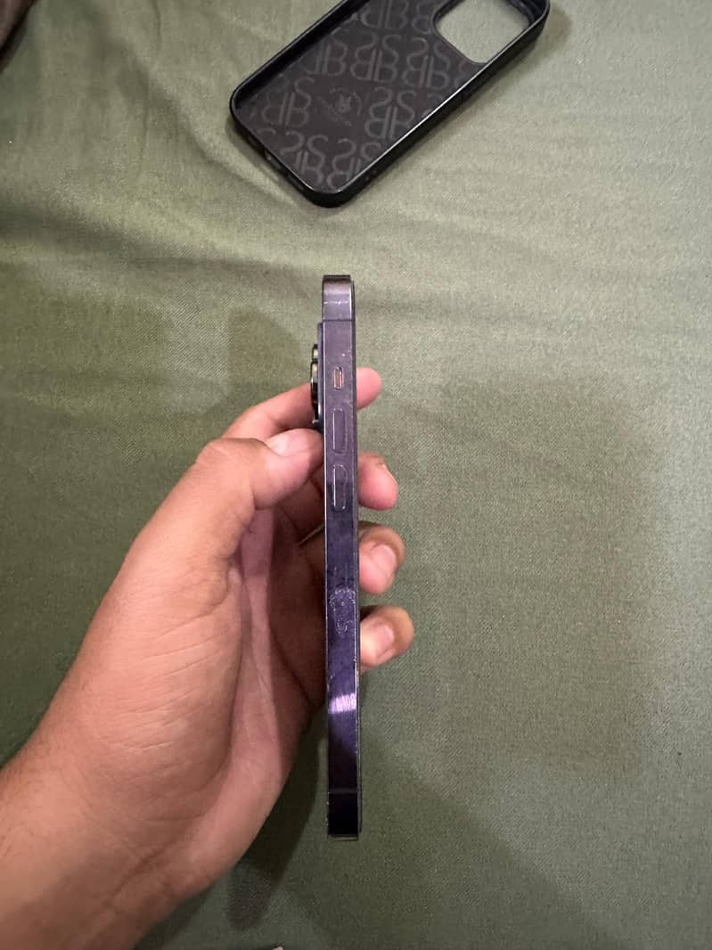 Apple iPhone 14 Pro 3