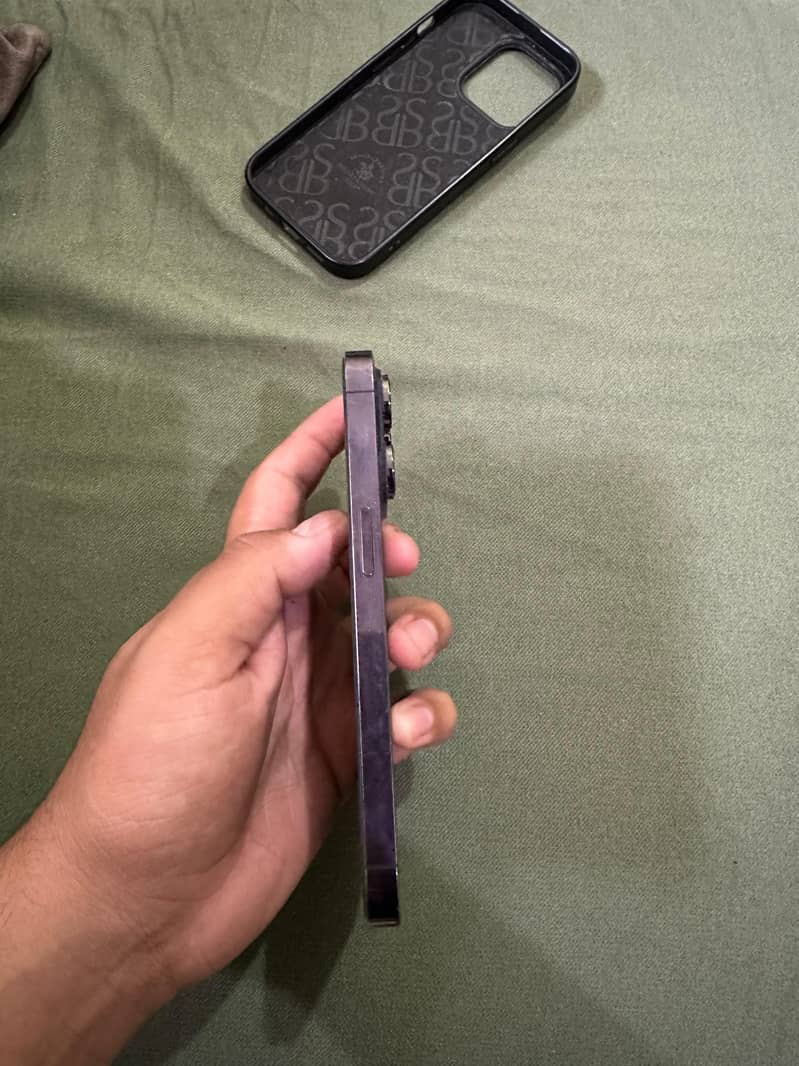 Apple iPhone 14 Pro 4
