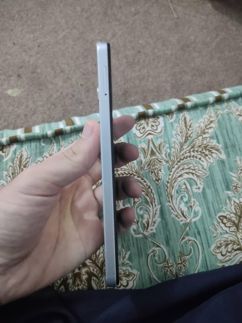 Tecno Spark 20 8/128 4