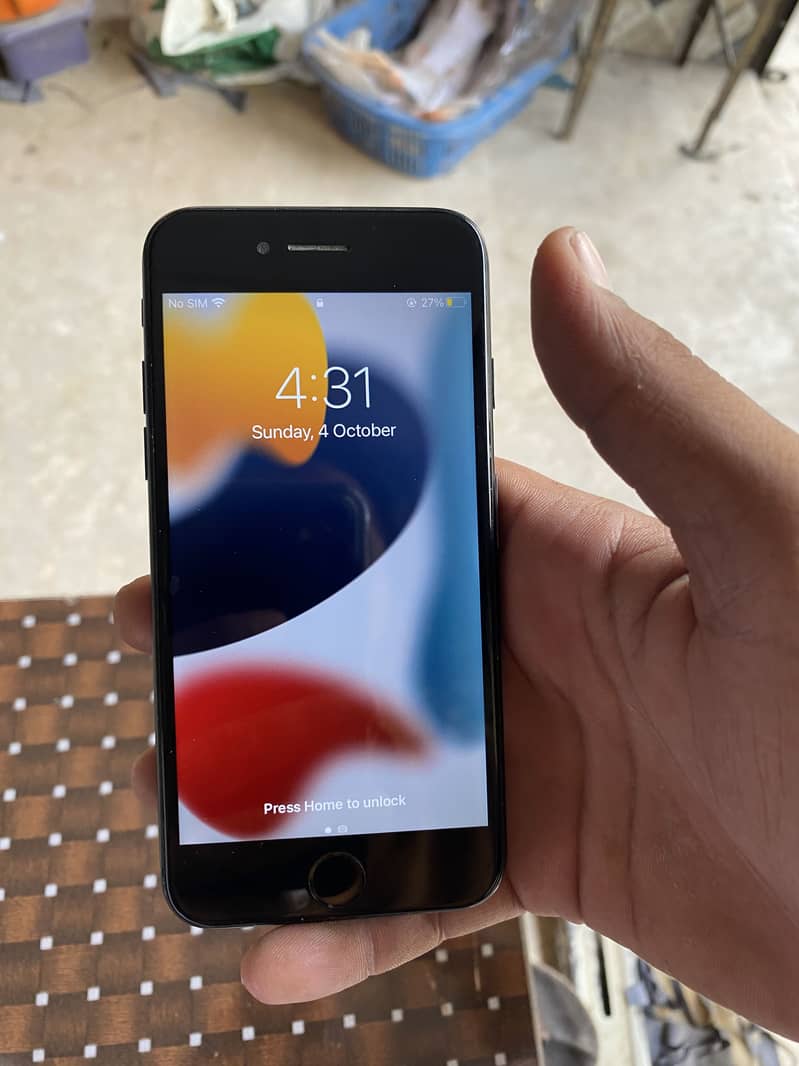 Apple iPhone 7 2