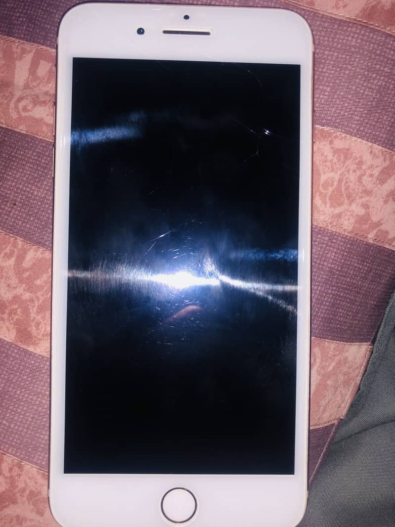 Apple iPhone 8 Plus 1