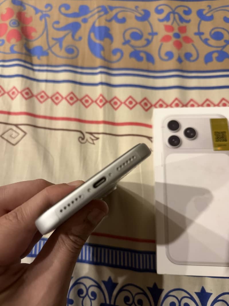 Apple iPhone 17 Pro Max 3