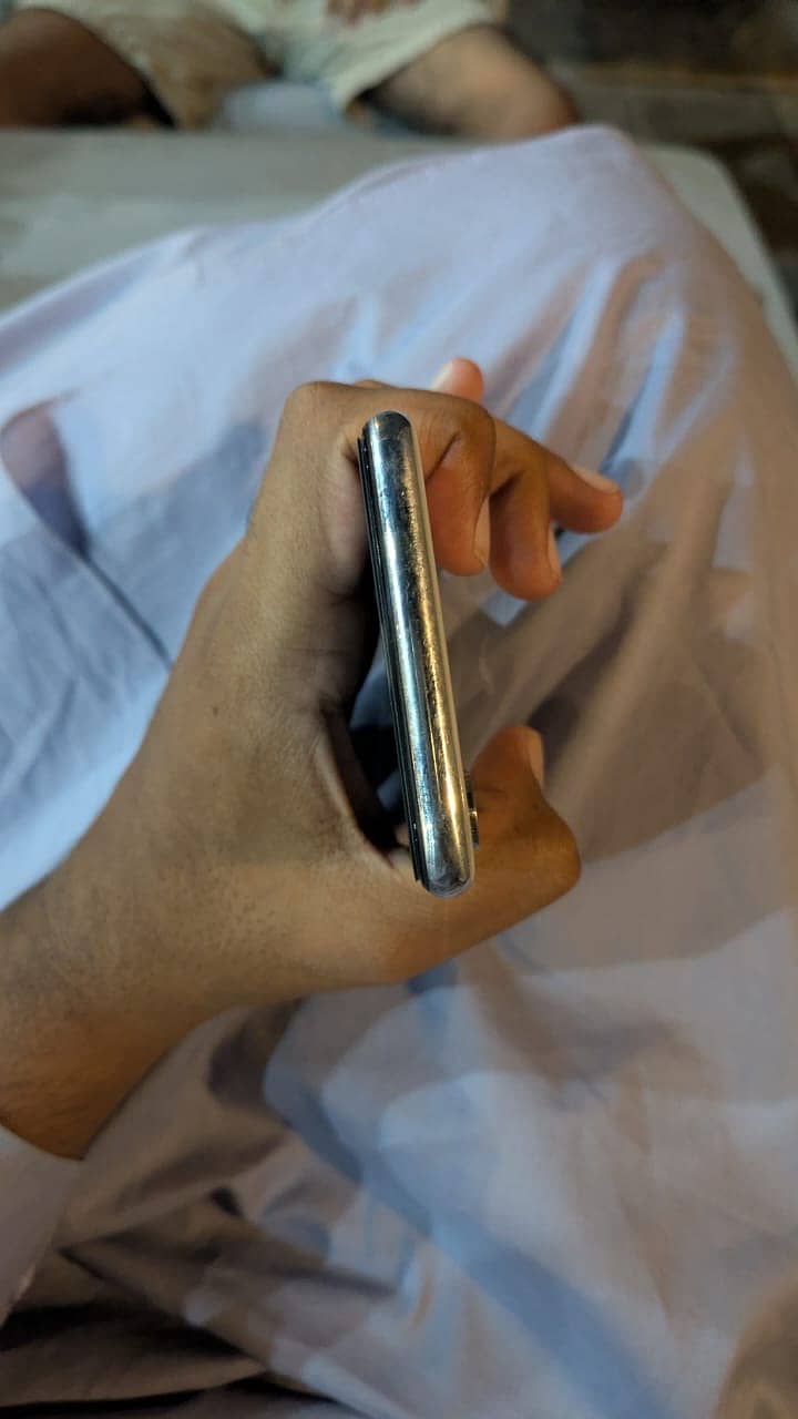 Apple iPhone X 5