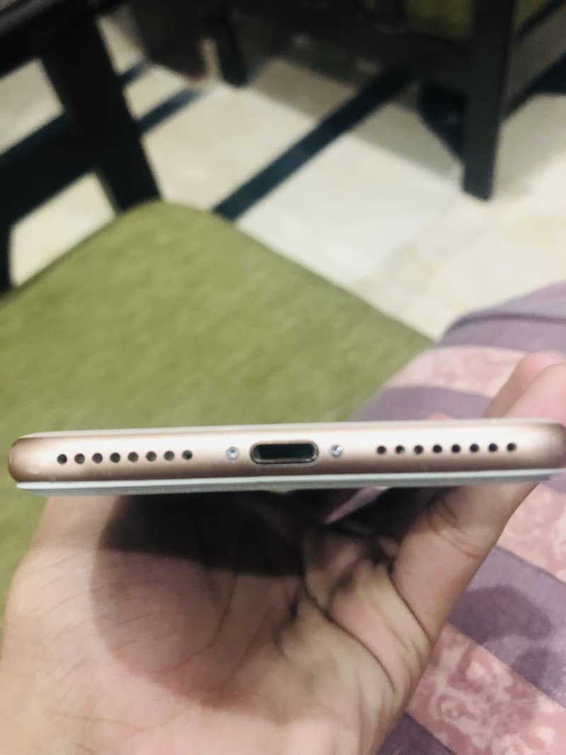 Apple iPhone 8 Plus 5