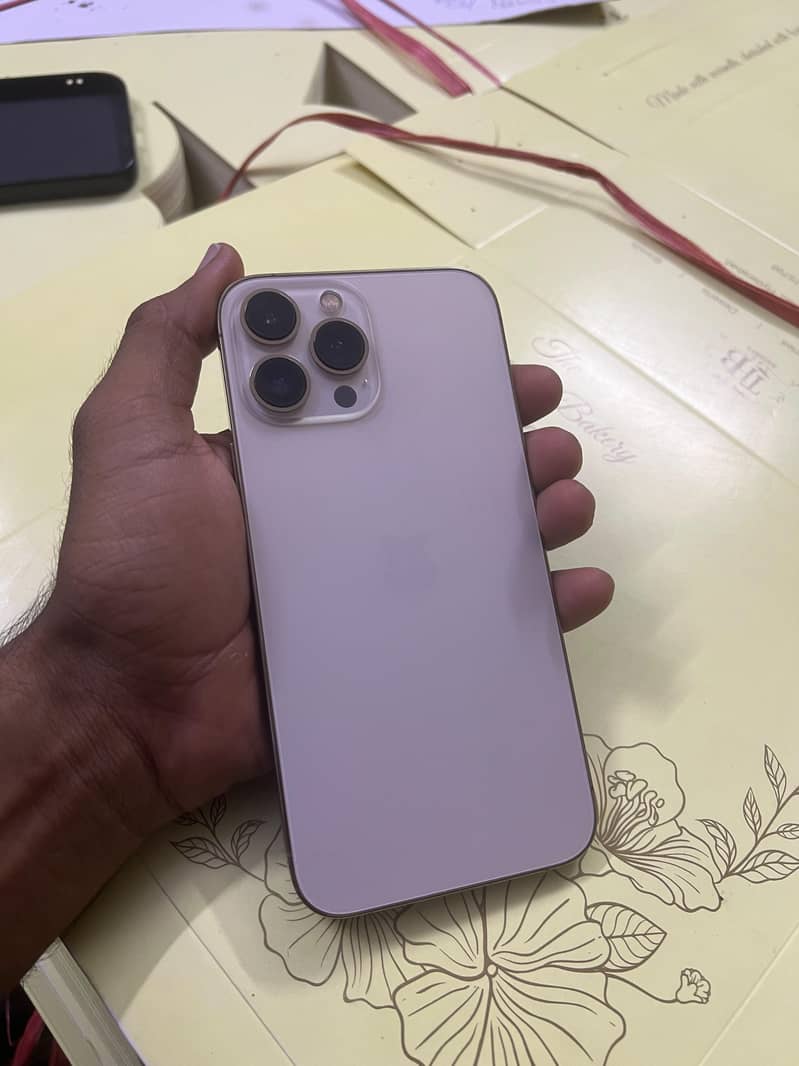 Apple iPhone 13 Pro Max 4