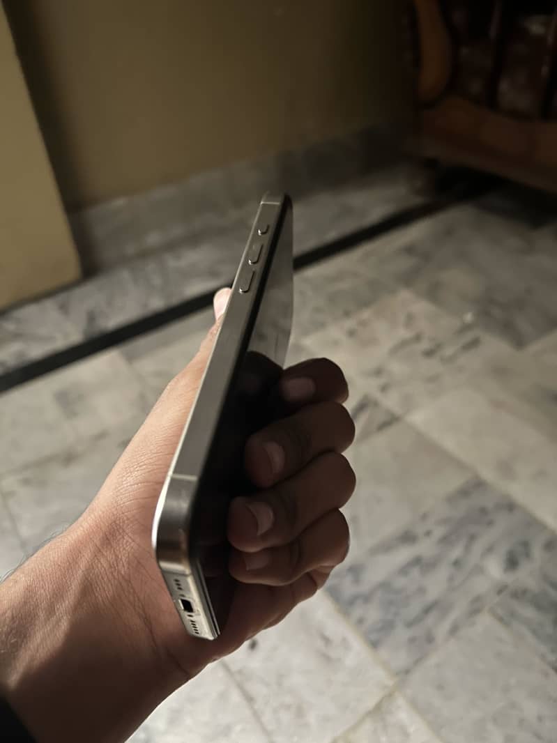 Apple iPhone 15 Pro 1