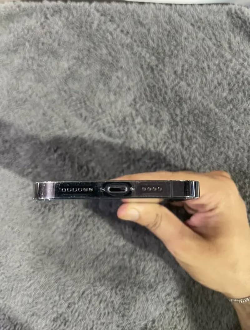 Apple iPhone 14 Pro 0
