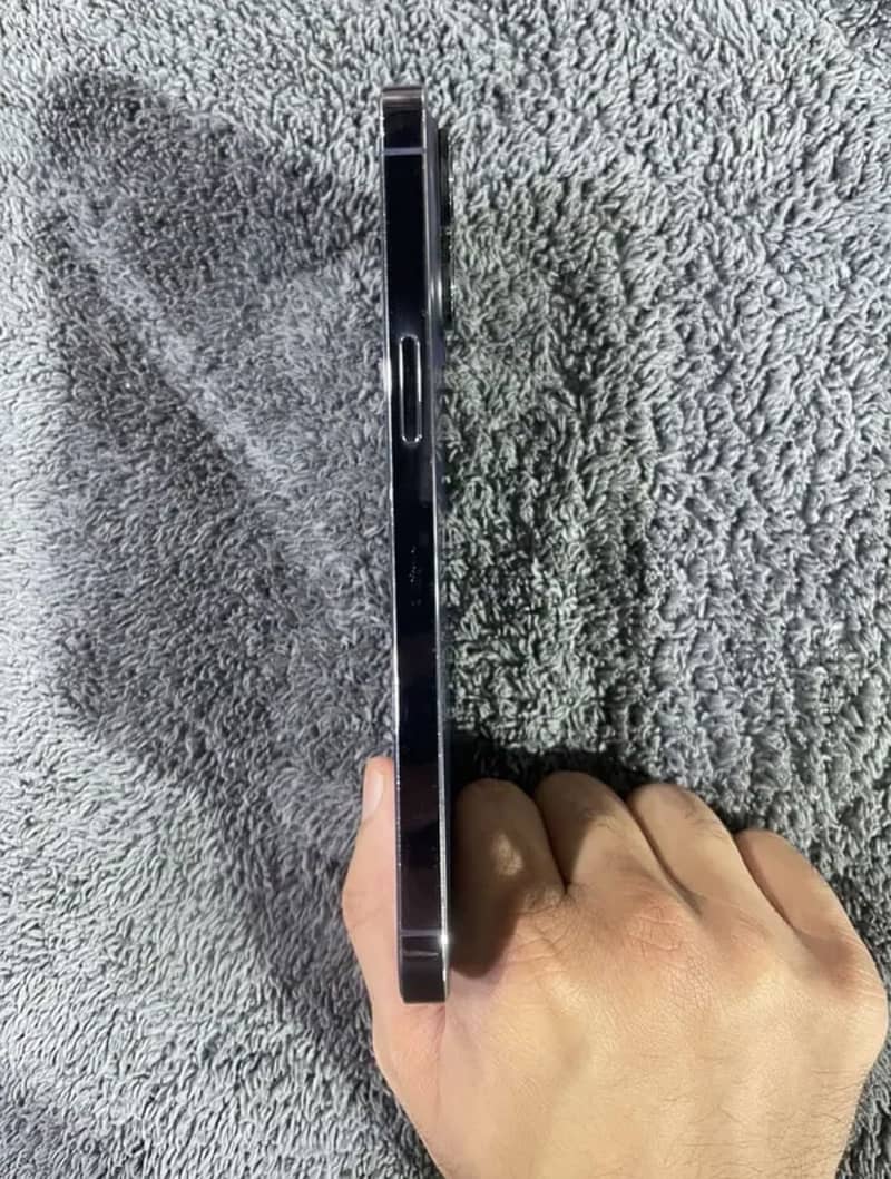 Apple iPhone 14 Pro 2
