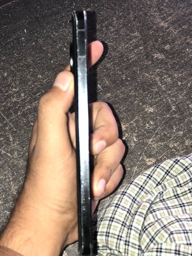 Sharp Aquos Sense7 3