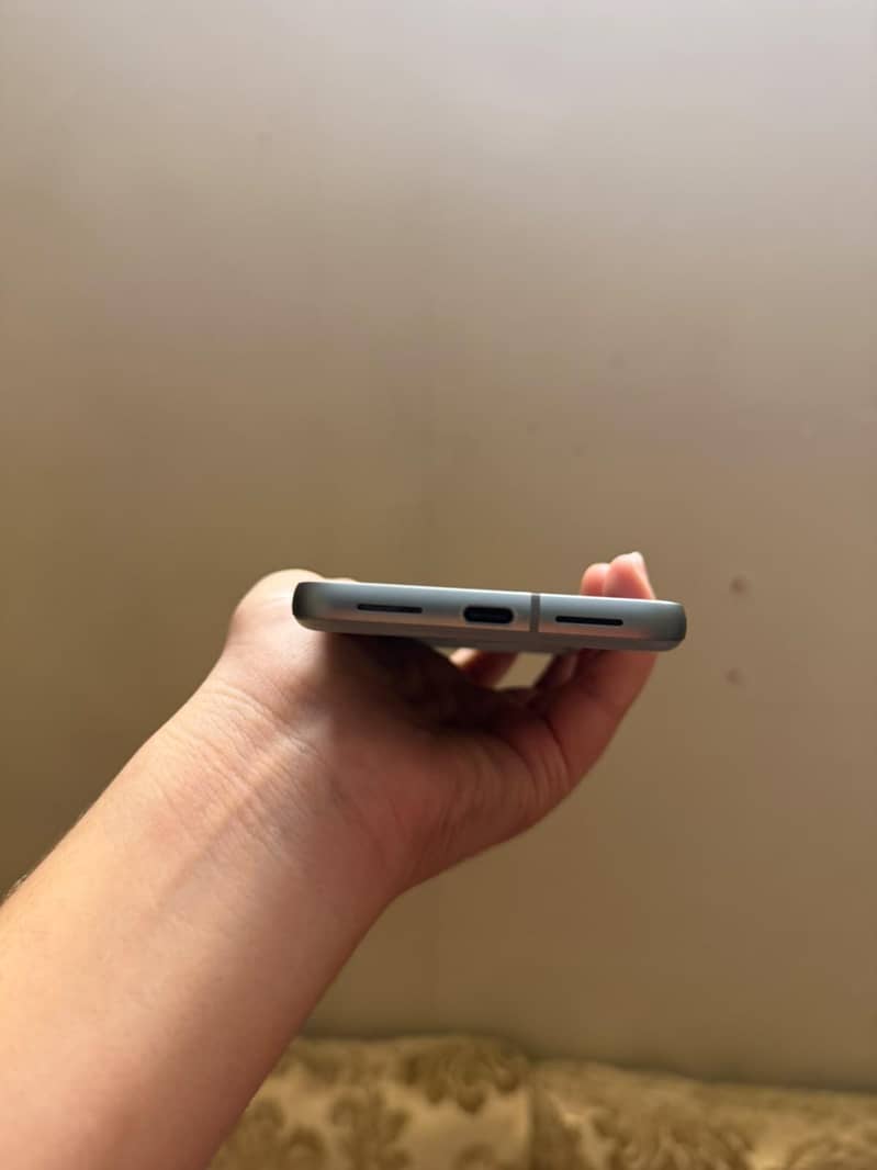 Google Pixel 8 2