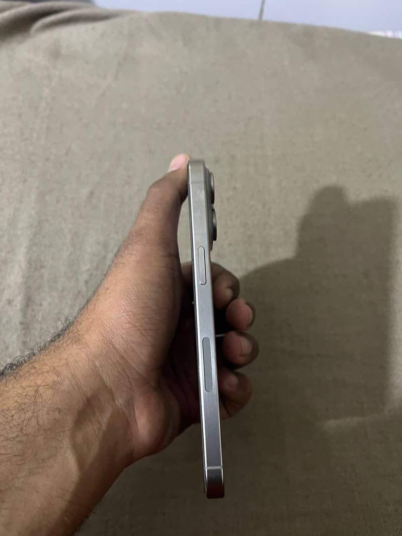 Apple iPhone 15 Pro Max 1