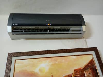 Gree 1.5 ton Inverter AC