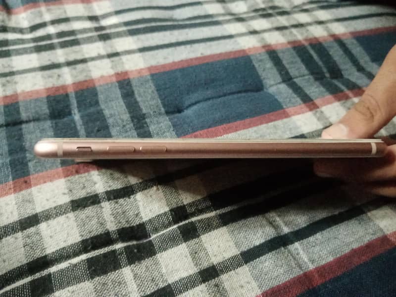 Apple iPhone 8 Plus 2
