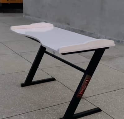 Computer table