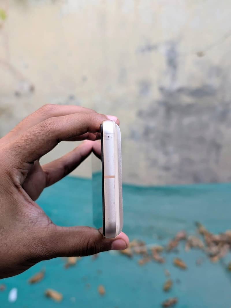 Google Pixel 8 2