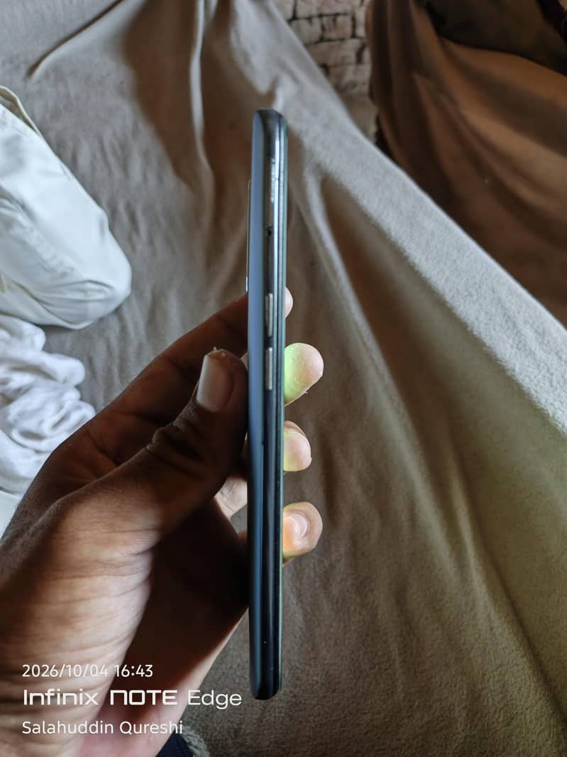 OPPO Reno6 0