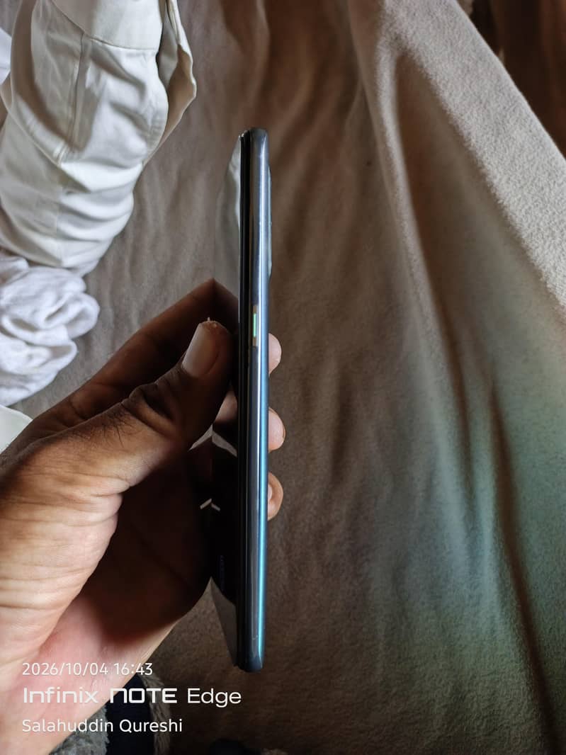 OPPO Reno6 2