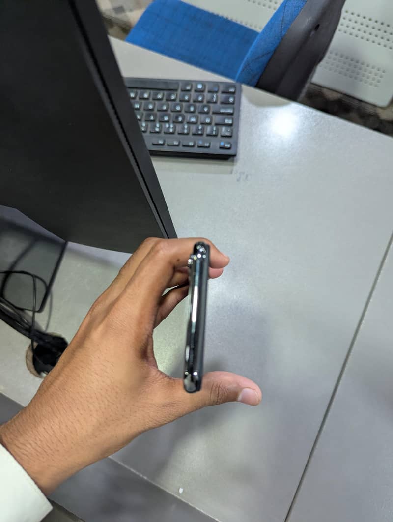 Apple iPhone X 2