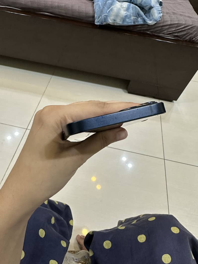 Apple iPhone 13 1