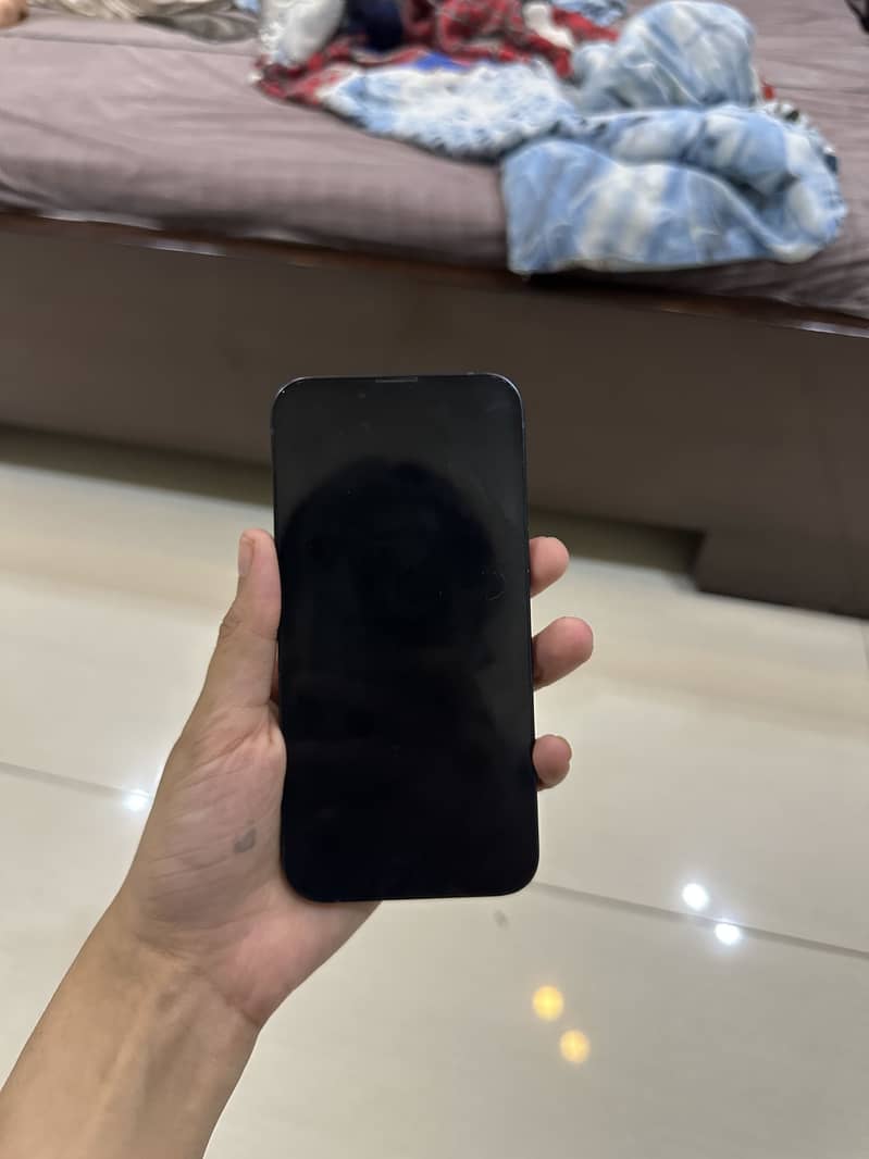 Apple iPhone 13 2