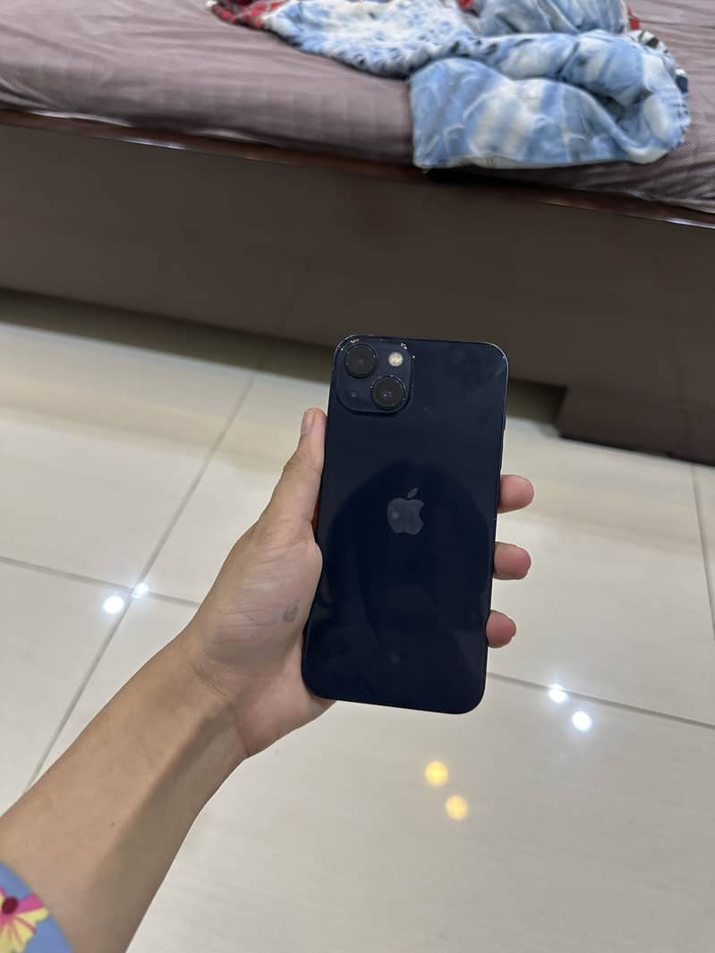 Apple iPhone 13 4