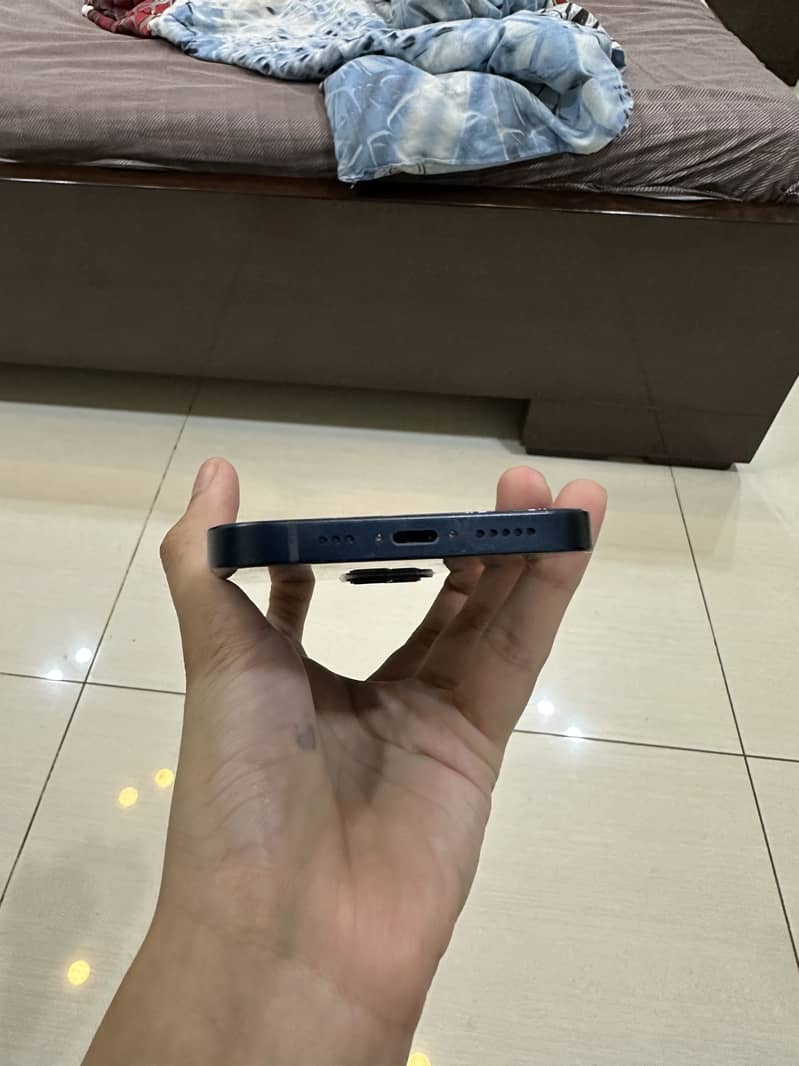 Apple iPhone 13 6