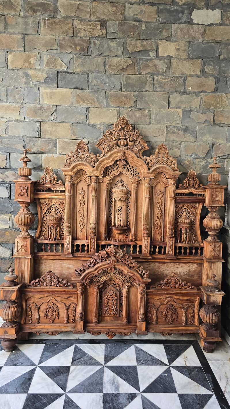 Solid Sheesham bed (Chiniot) 0