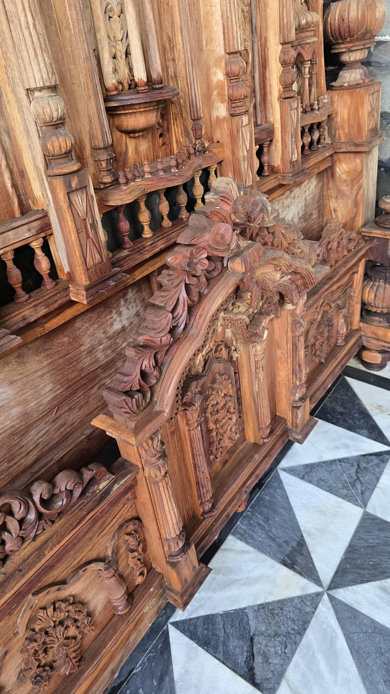 Solid Sheesham bed (Chiniot) 1