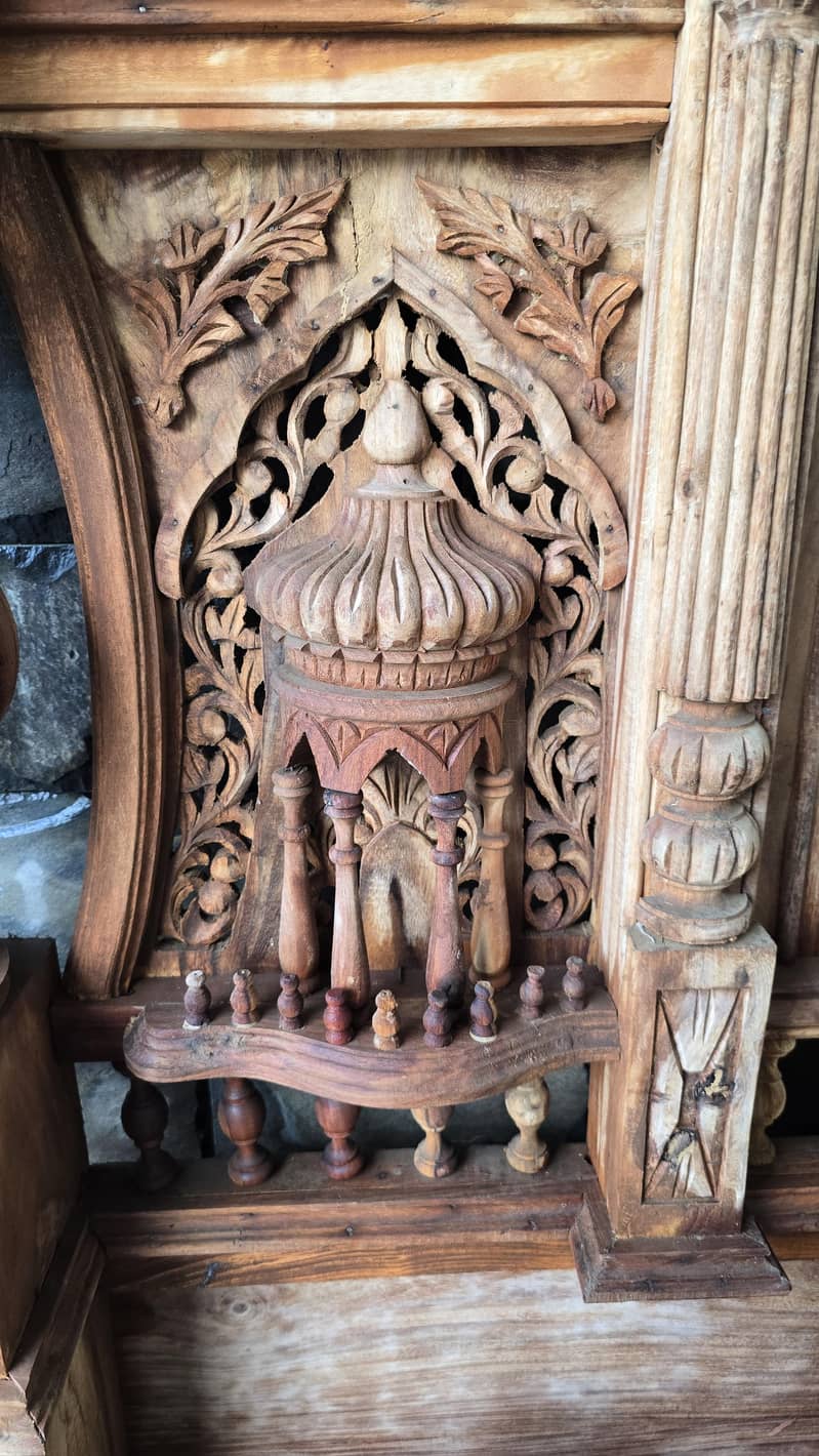 Solid Sheesham bed (Chiniot) 4