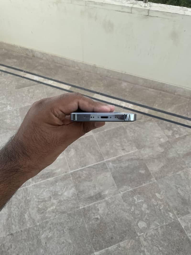 Apple iPhone 13 Pro 3