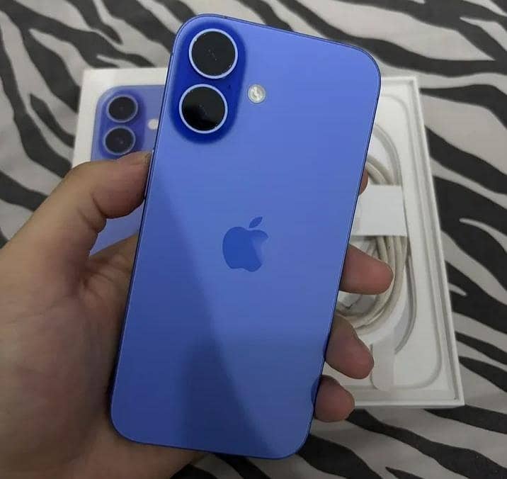 Apple iPhone 16 0