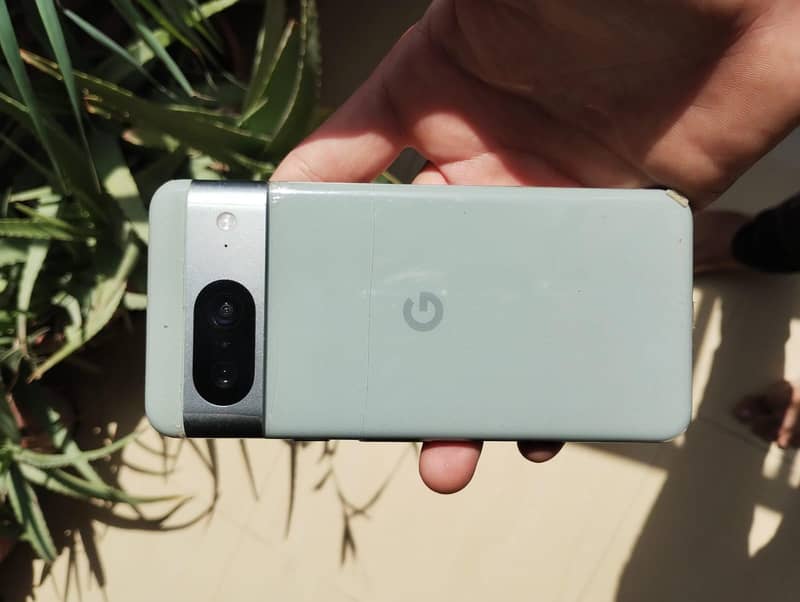 Google Pixel 8 6