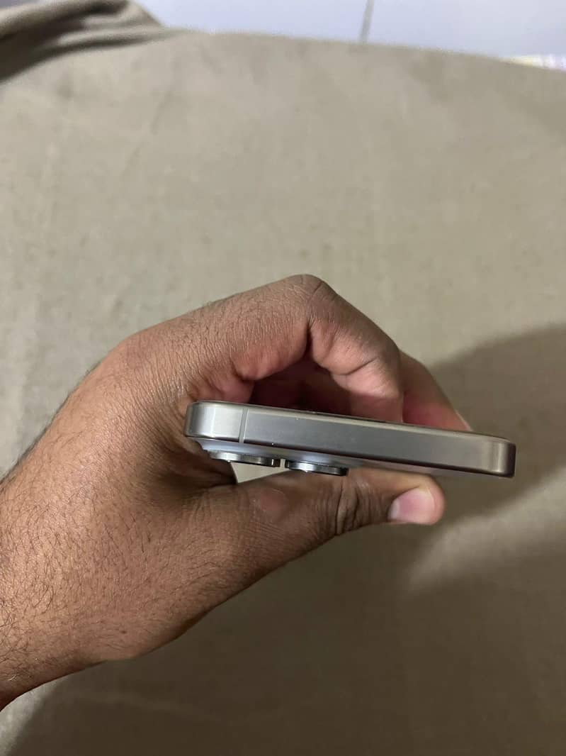 Apple iPhone 15 Pro Max 1