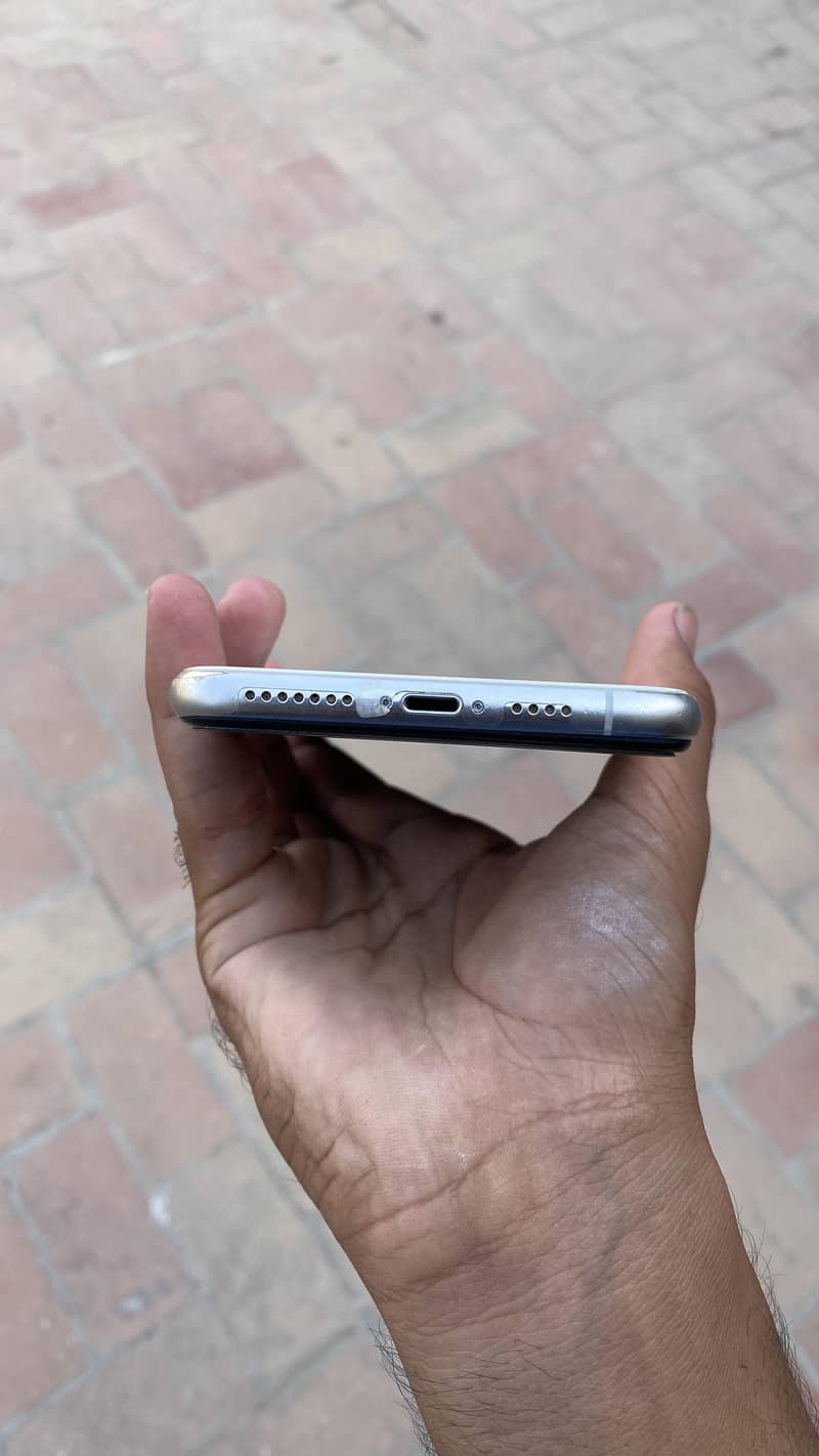 Apple iPhone 11 Pro Max 3