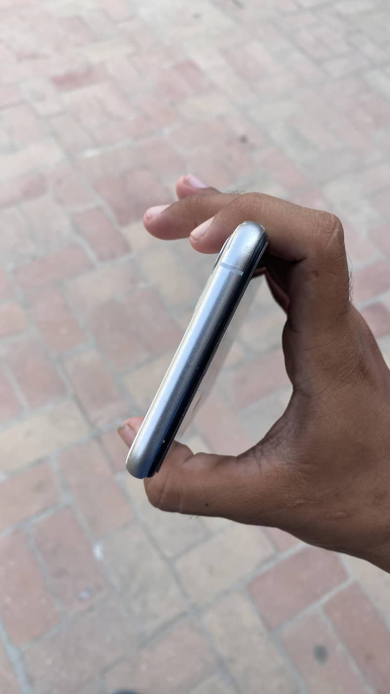 Apple iPhone 11 Pro Max 5