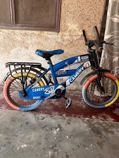Bicycle   چھوٹی سائیکل برائے فروخت — اچھی حالت میں