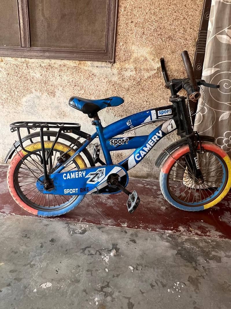 Bicycle   چھوٹی سائیکل برائے فروخت — اچھی حالت میں 0