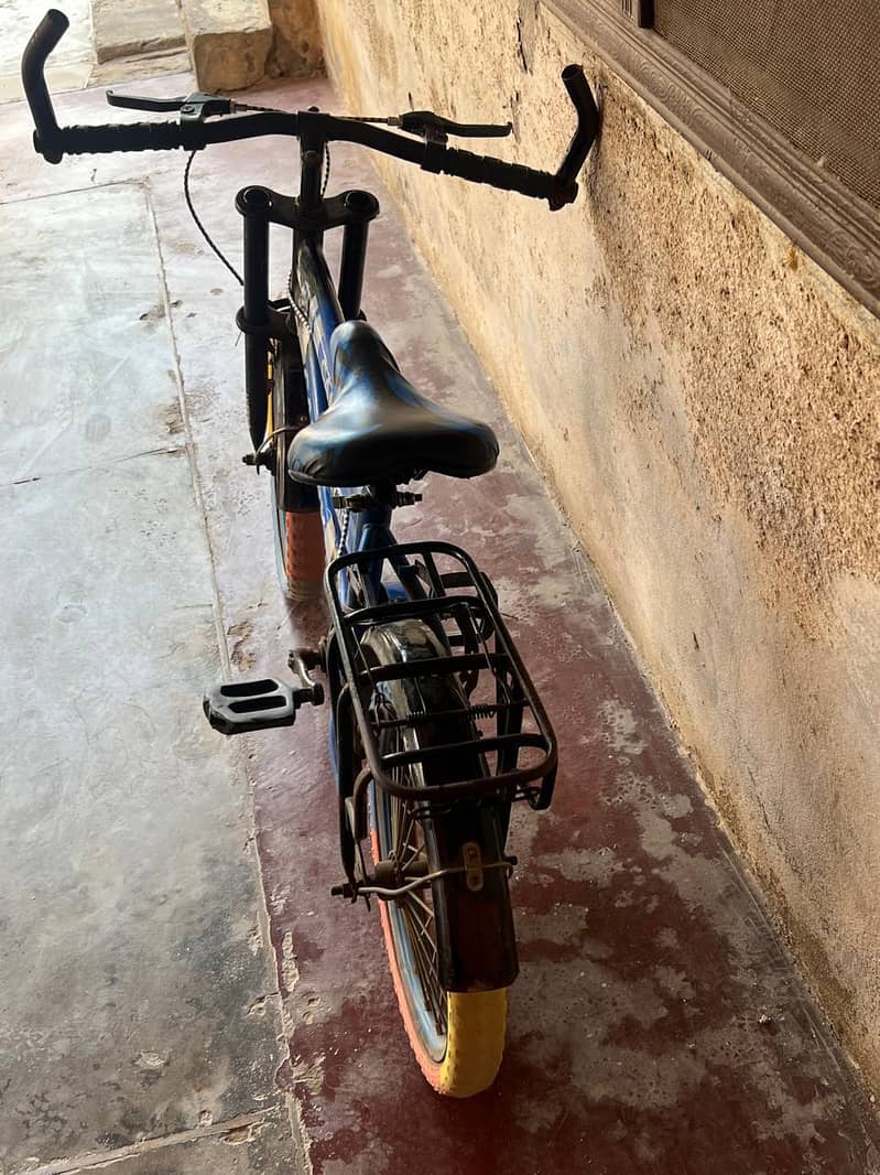 Bicycle   چھوٹی سائیکل برائے فروخت — اچھی حالت میں 3