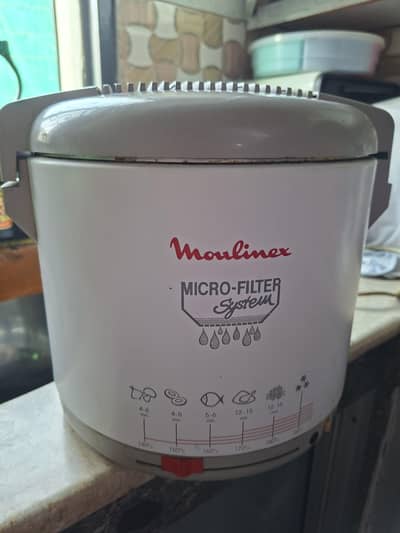 moulinex deep fryer in working condition.